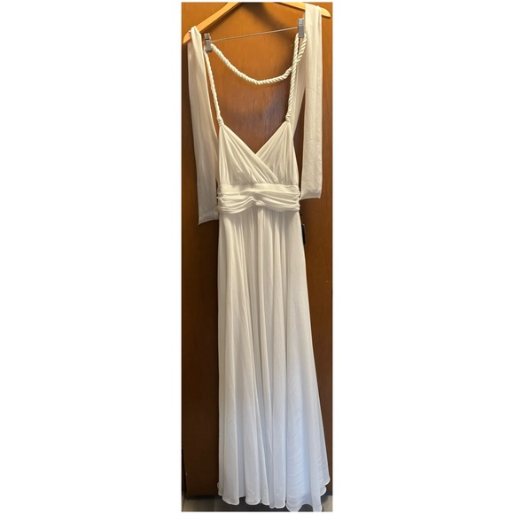 White floor length gown Lulus new with tags. Various styles for special occasion - Picture 5 of 13